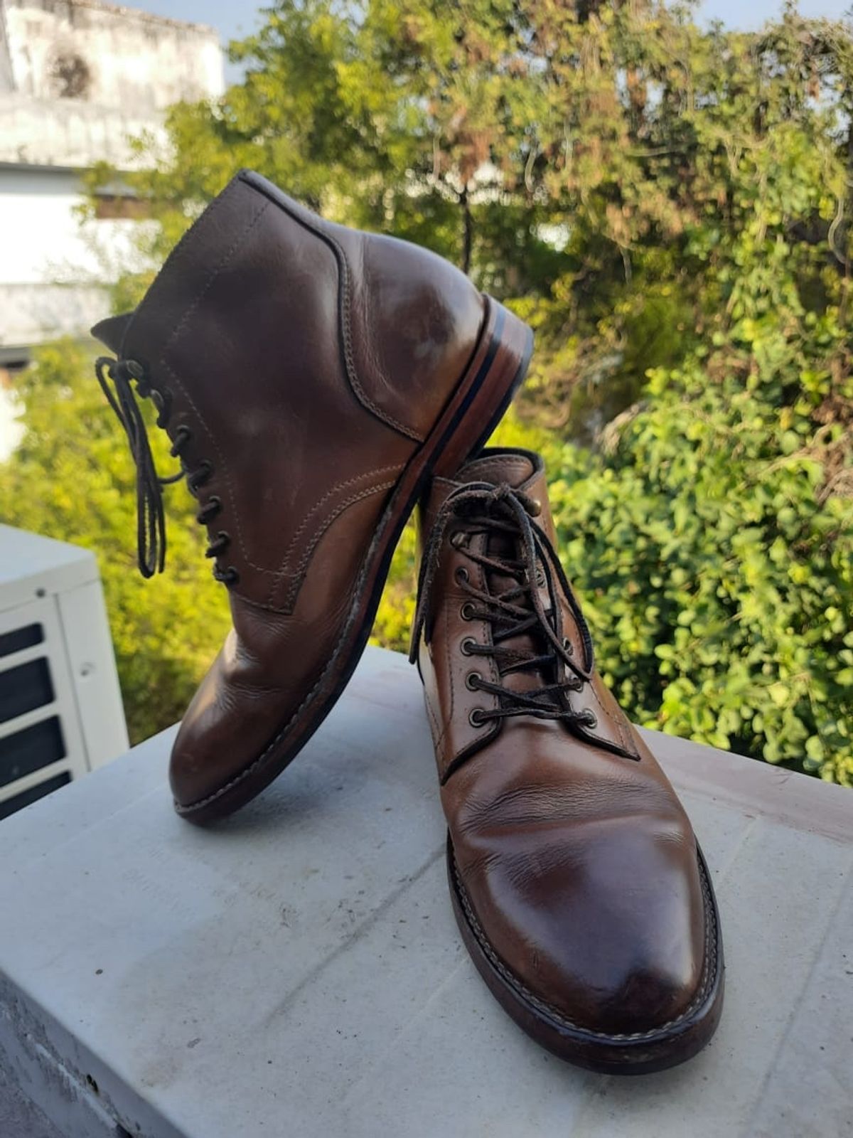 Photo by iPradeep on February 6, 2023 of the Blkbrd Shoemaker Rudiger Service Boot in Horween Natural Chromexcel.