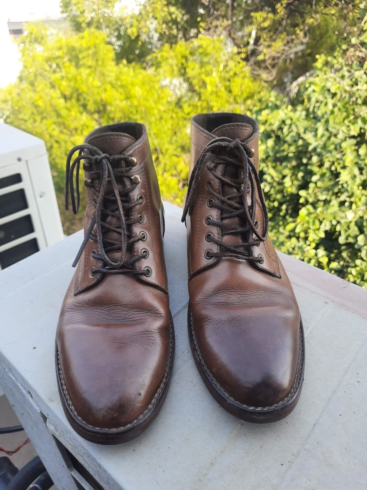 Photo by iPradeep on February 6, 2023 of the Blkbrd Shoemaker Rudiger Service Boot in Horween Natural Chromexcel.