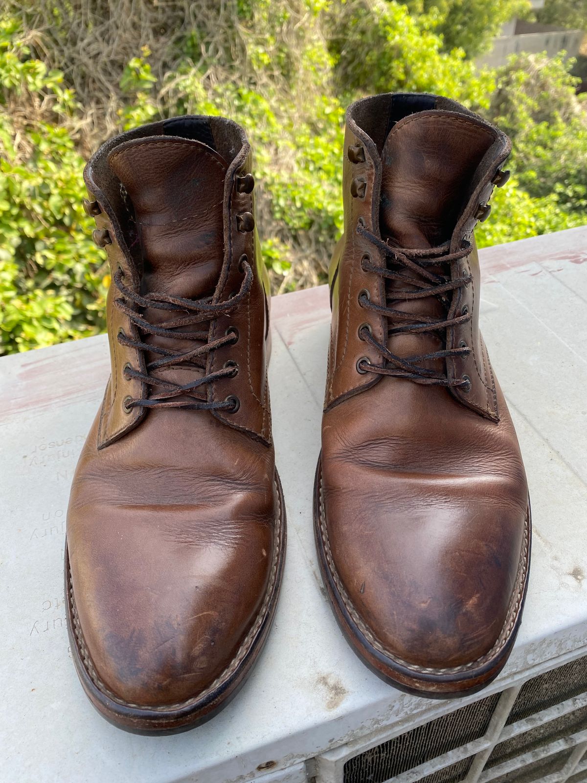 Photo by iPradeep on April 6, 2023 of the Blkbrd Shoemaker Rudiger Service Boot in Horween Natural Chromexcel.