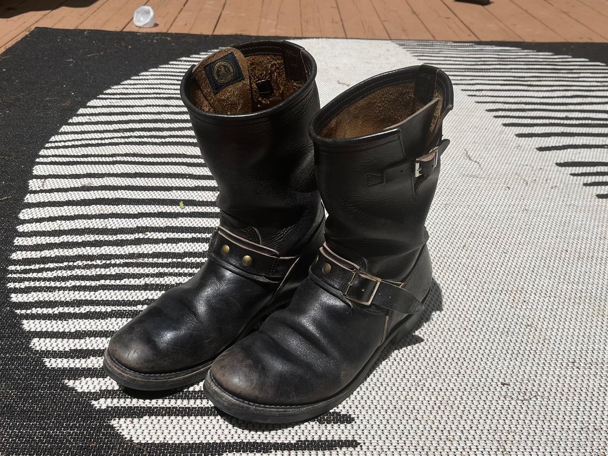Photo by blinkerfluid on May 23, 2024 of the John Lofgren Wabash Engineer Boots in Shinki Black Teacore Horsebutt.