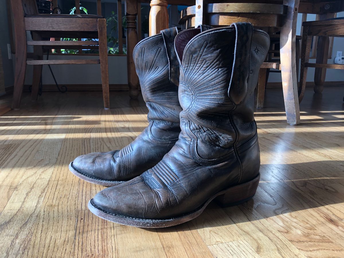 Photo by blinkerfluid on February 25, 2023 of the Chisos No. 1 in Brushed Brown Heritage Cowhide.