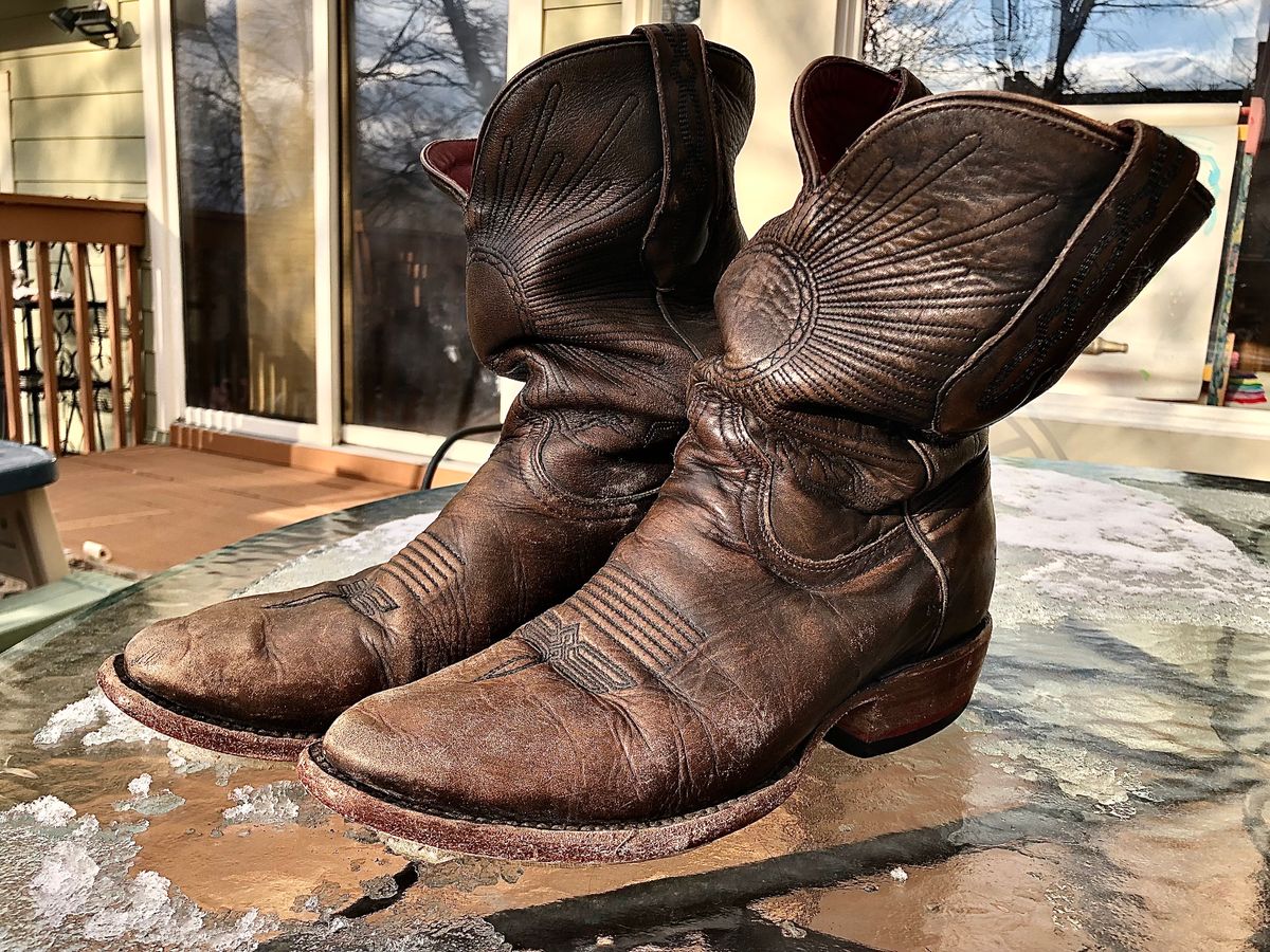 Photo by blinkerfluid on March 8, 2024 of the Chisos No. 1 in Brushed Brown Heritage Cowhide.