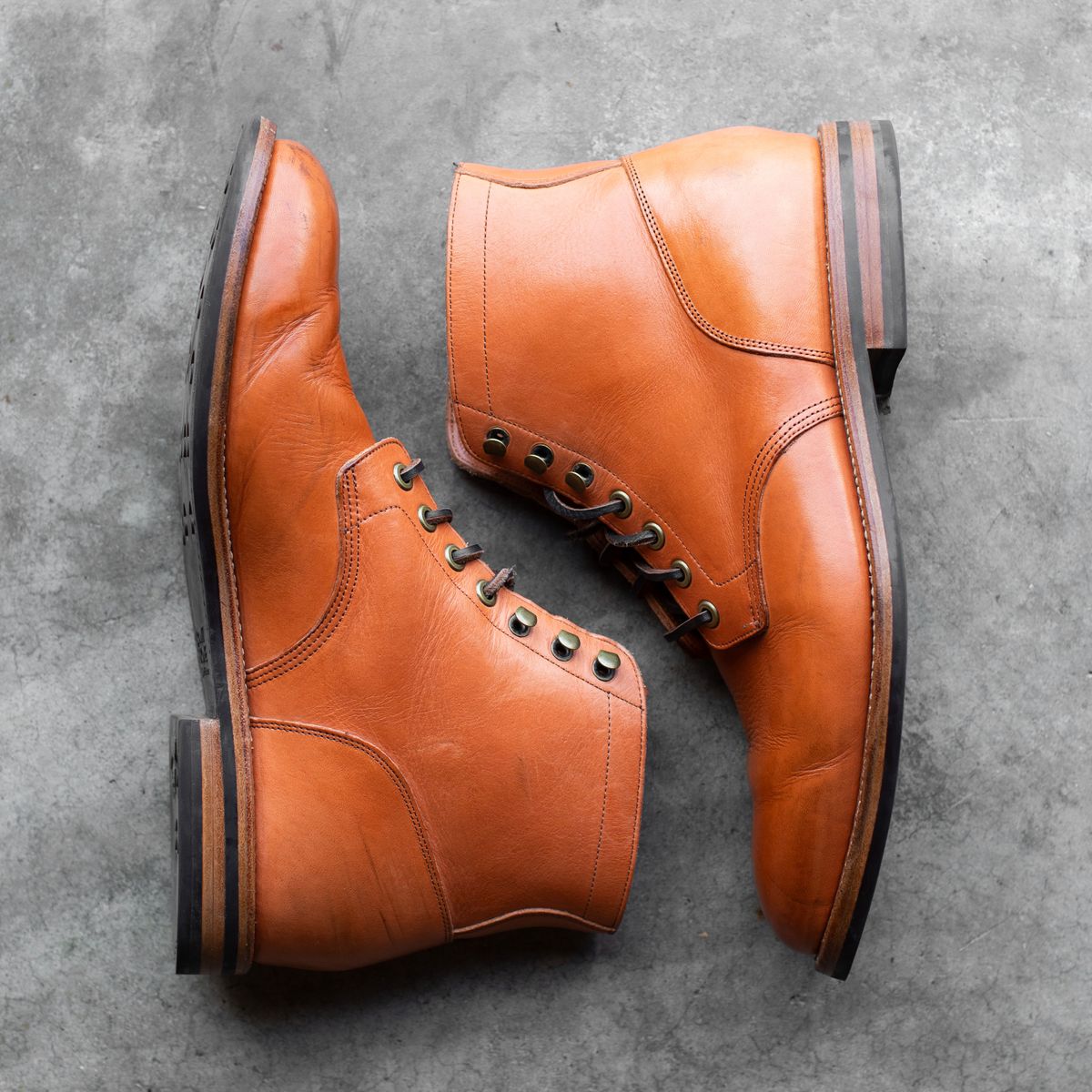 Photo by MikeLikesBoots on November 3, 2025 of the Grant Stone Diesel Boot in Horween Tan Essex.