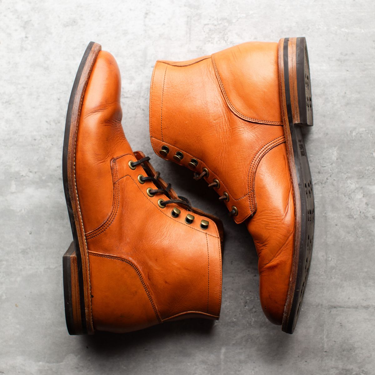 Photo by MikeLikesBoots on January 5, 2026 of the Grant Stone Diesel Boot in Horween Tan Essex.