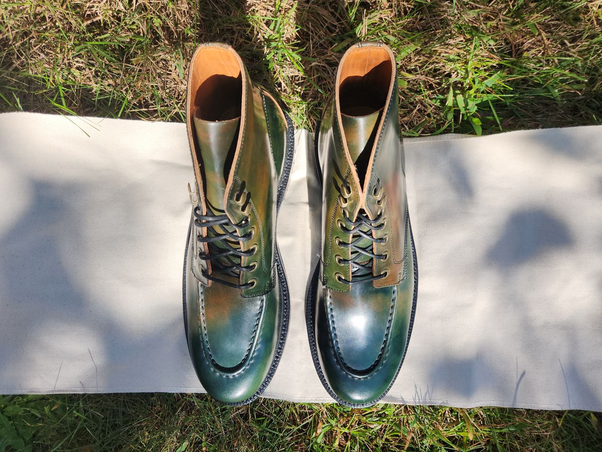 Photo by MikeLikesBoots on October 1, 2023 of the Grant Stone Brass Boot in Horween Marbled Black Shell Cordovan.