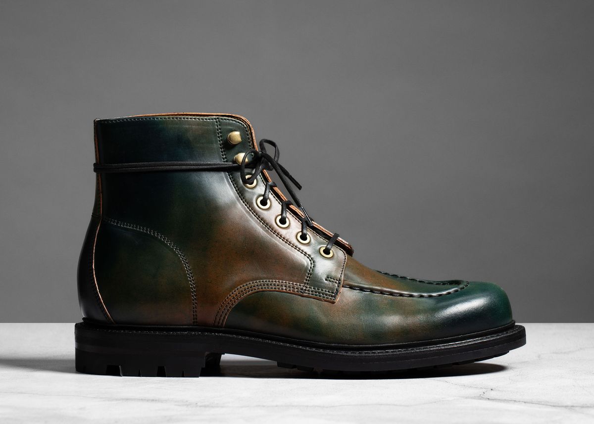 Photo by MikeLikesBoots on September 7, 2023 of the Grant Stone Brass Boot in Horween Marbled Black Shell Cordovan.