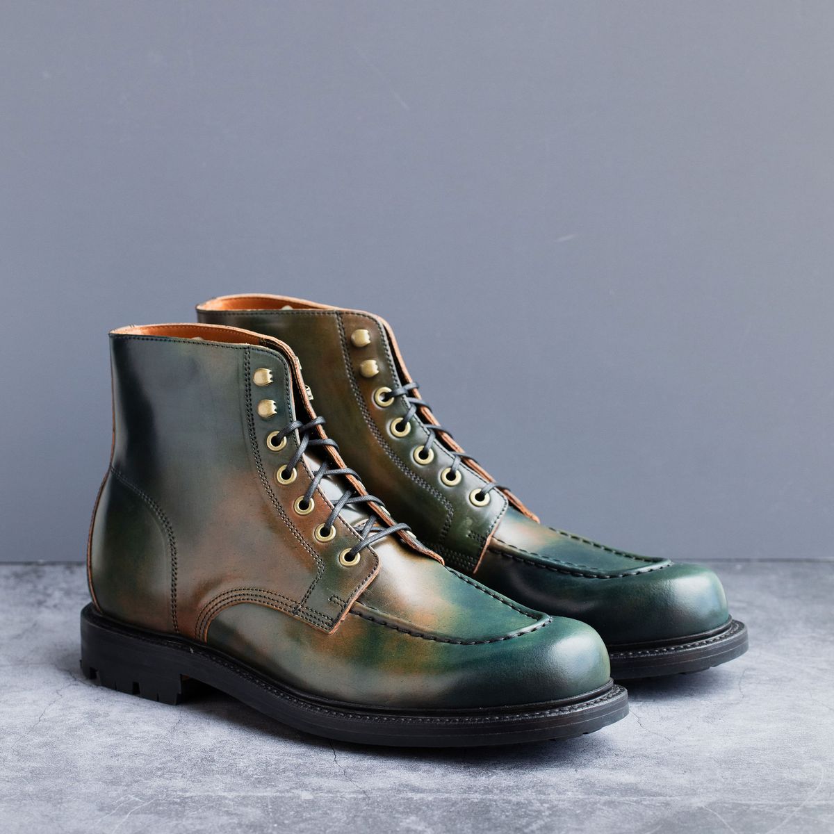 Photo by MikeLikesBoots on September 13, 2023 of the Grant Stone Brass Boot in Horween Marbled Black Shell Cordovan.