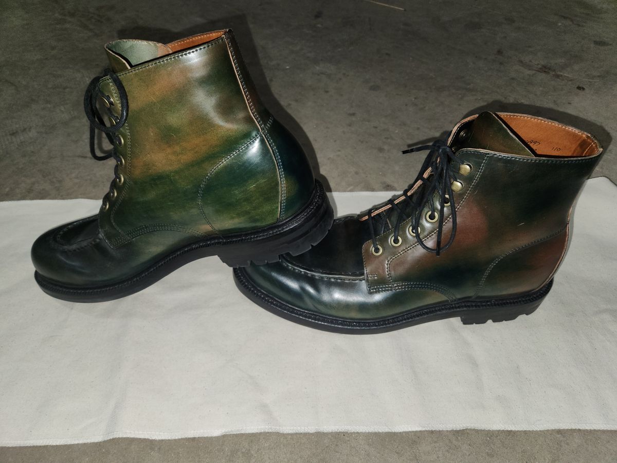 Photo by MikeLikesBoots on November 5, 2023 of the Grant Stone Brass Boot in Horween Marbled Black Shell Cordovan.