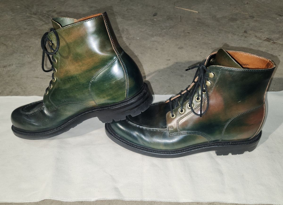 Photo by MikeLikesBoots on November 5, 2023 of the Grant Stone Brass Boot in Horween Marbled Black Shell Cordovan.