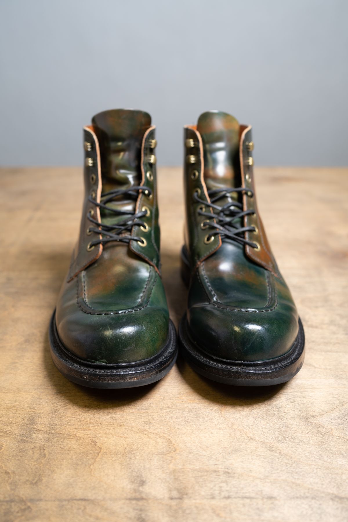 Photo by MikeLikesBoots on December 5, 2023 of the Grant Stone Brass Boot in Horween Marbled Black Shell Cordovan.