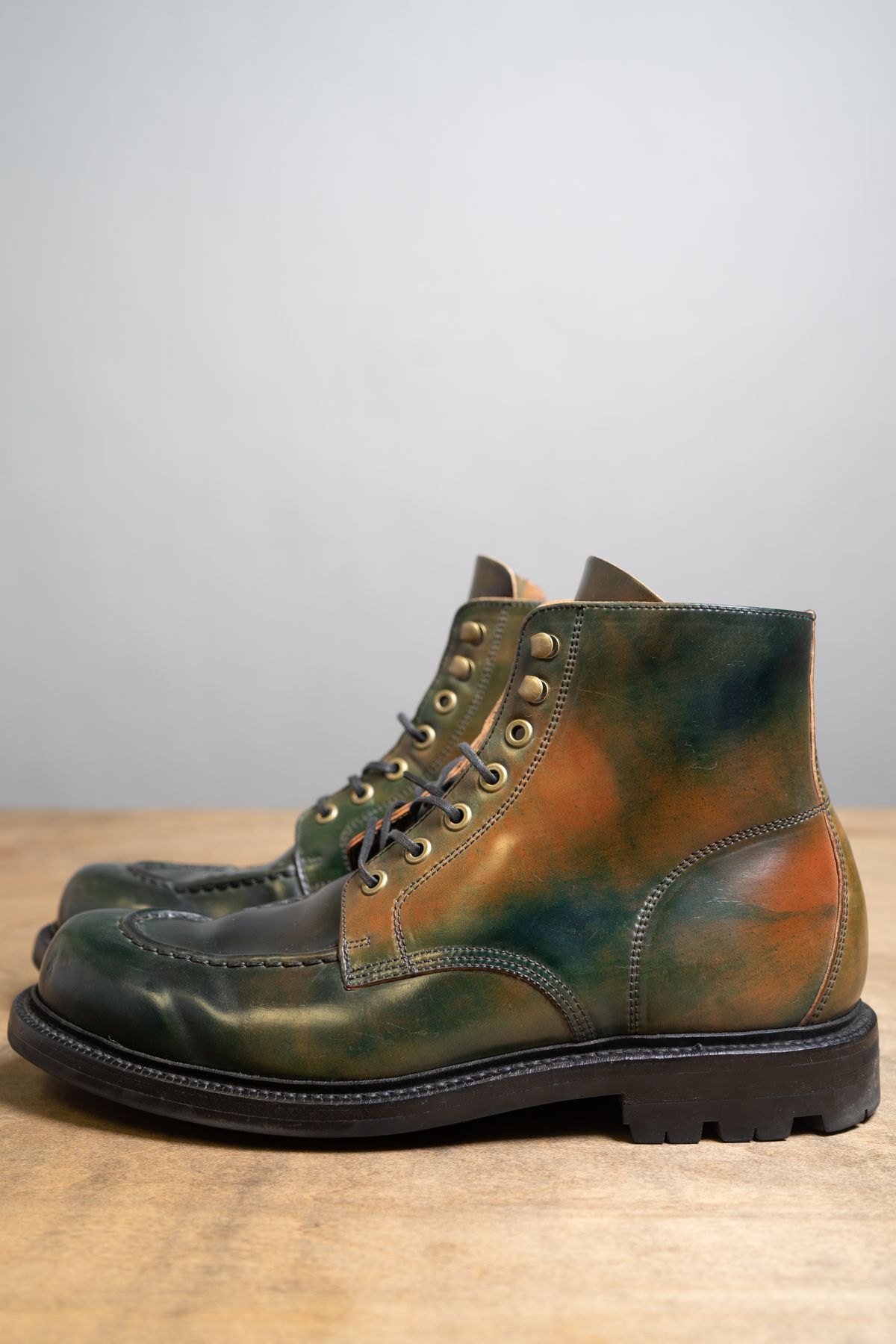 Photo by MikeLikesBoots on December 5, 2023 of the Grant Stone Brass Boot in Horween Marbled Black Shell Cordovan.
