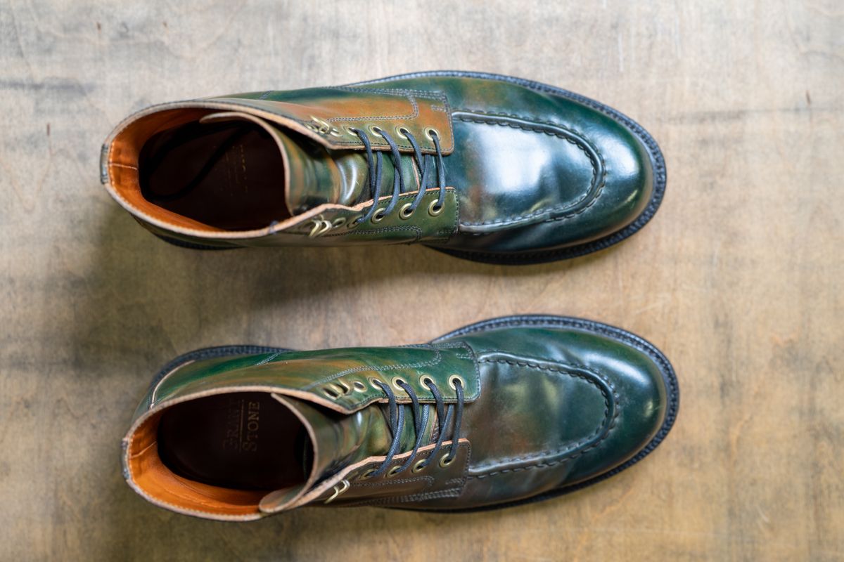 Photo by MikeLikesBoots on January 5, 2024 of the Grant Stone Brass Boot in Horween Marbled Black Shell Cordovan.