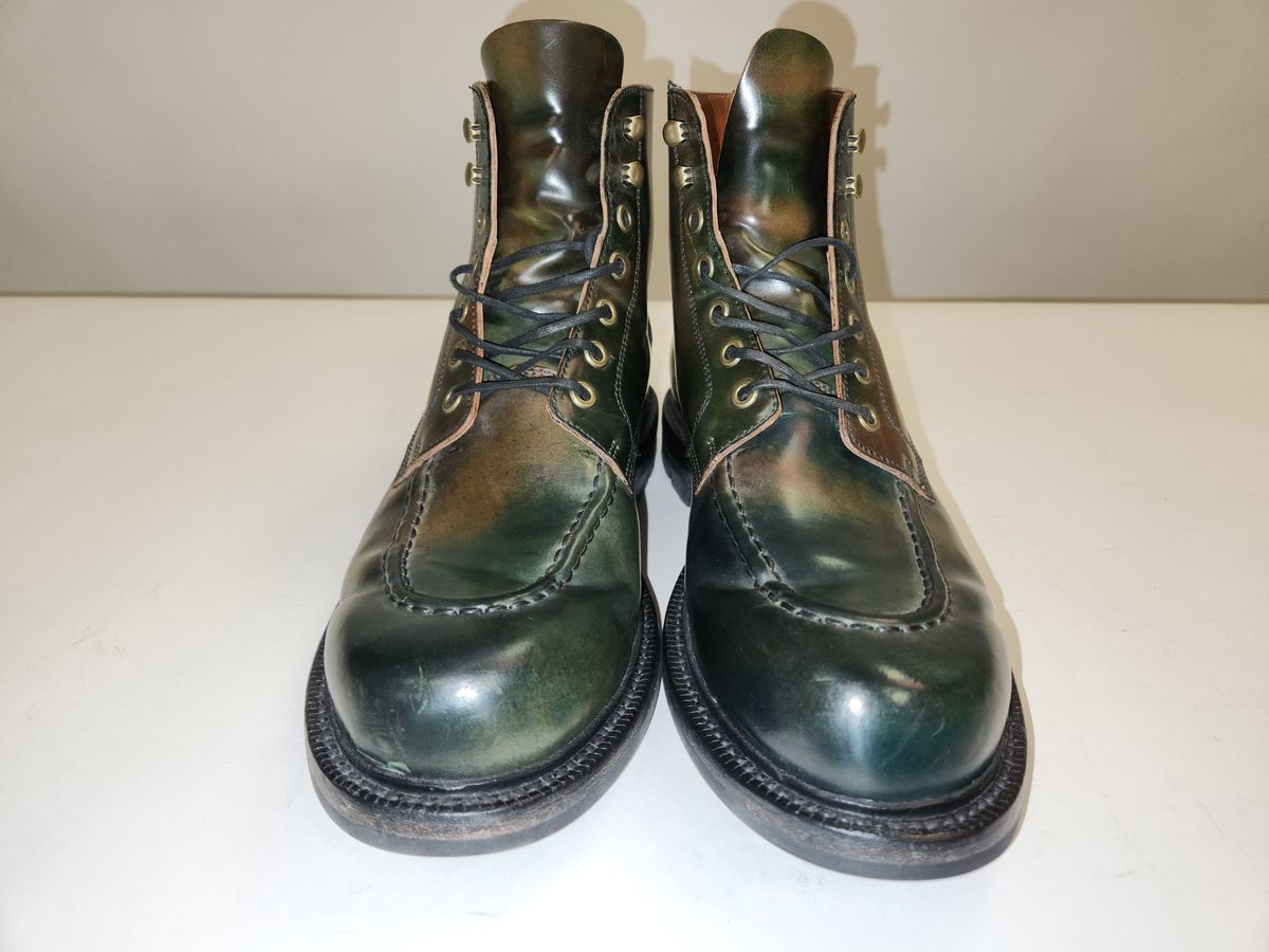 Photo by MikeLikesBoots on February 5, 2024 of the Grant Stone Brass Boot in Horween Marbled Black Shell Cordovan.