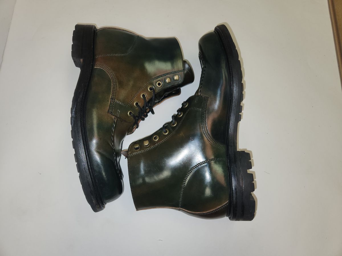 Photo by MikeLikesBoots on March 5, 2024 of the Grant Stone Brass Boot in Horween Marbled Black Shell Cordovan.