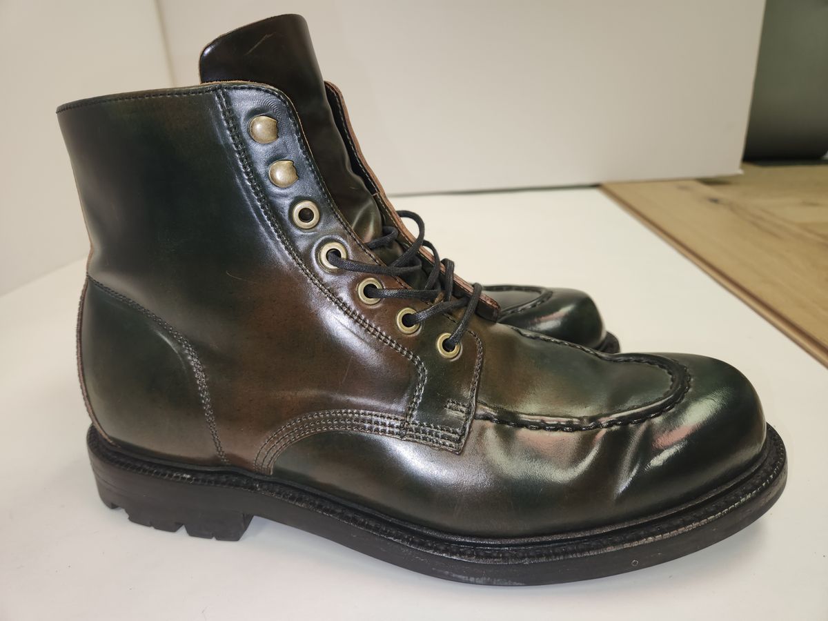 Photo by MikeLikesBoots on March 5, 2024 of the Grant Stone Brass Boot in Horween Marbled Black Shell Cordovan.