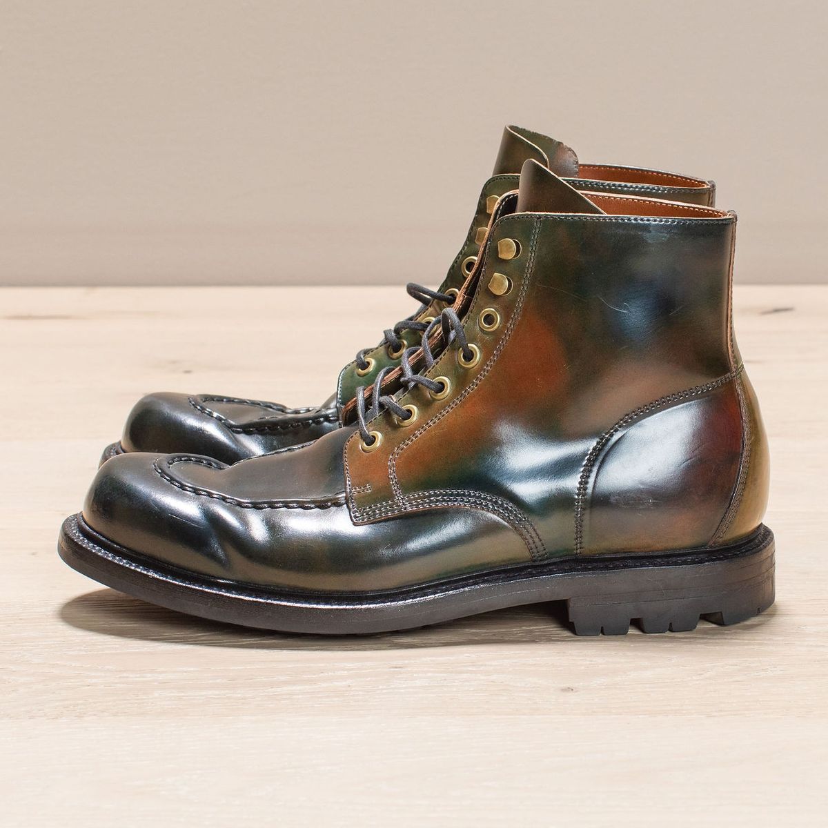 Photo by MikeLikesBoots on April 4, 2024 of the Grant Stone Brass Boot in Horween Marbled Black Shell Cordovan.