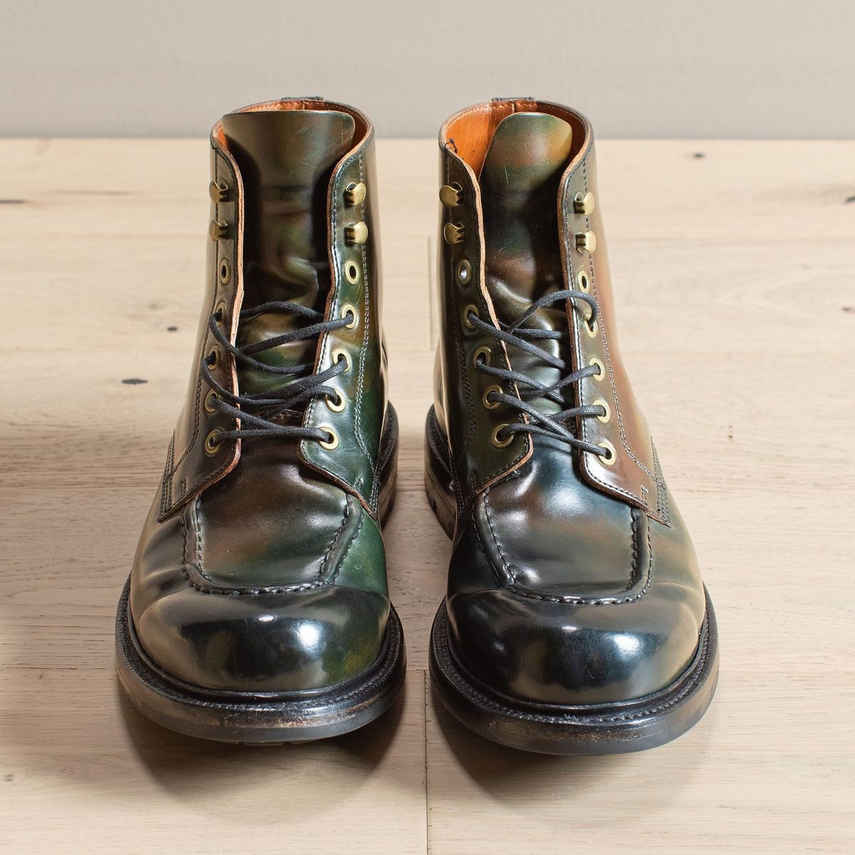 Photo by MikeLikesBoots on April 4, 2024 of the Grant Stone Brass Boot in Horween Marbled Black Shell Cordovan.