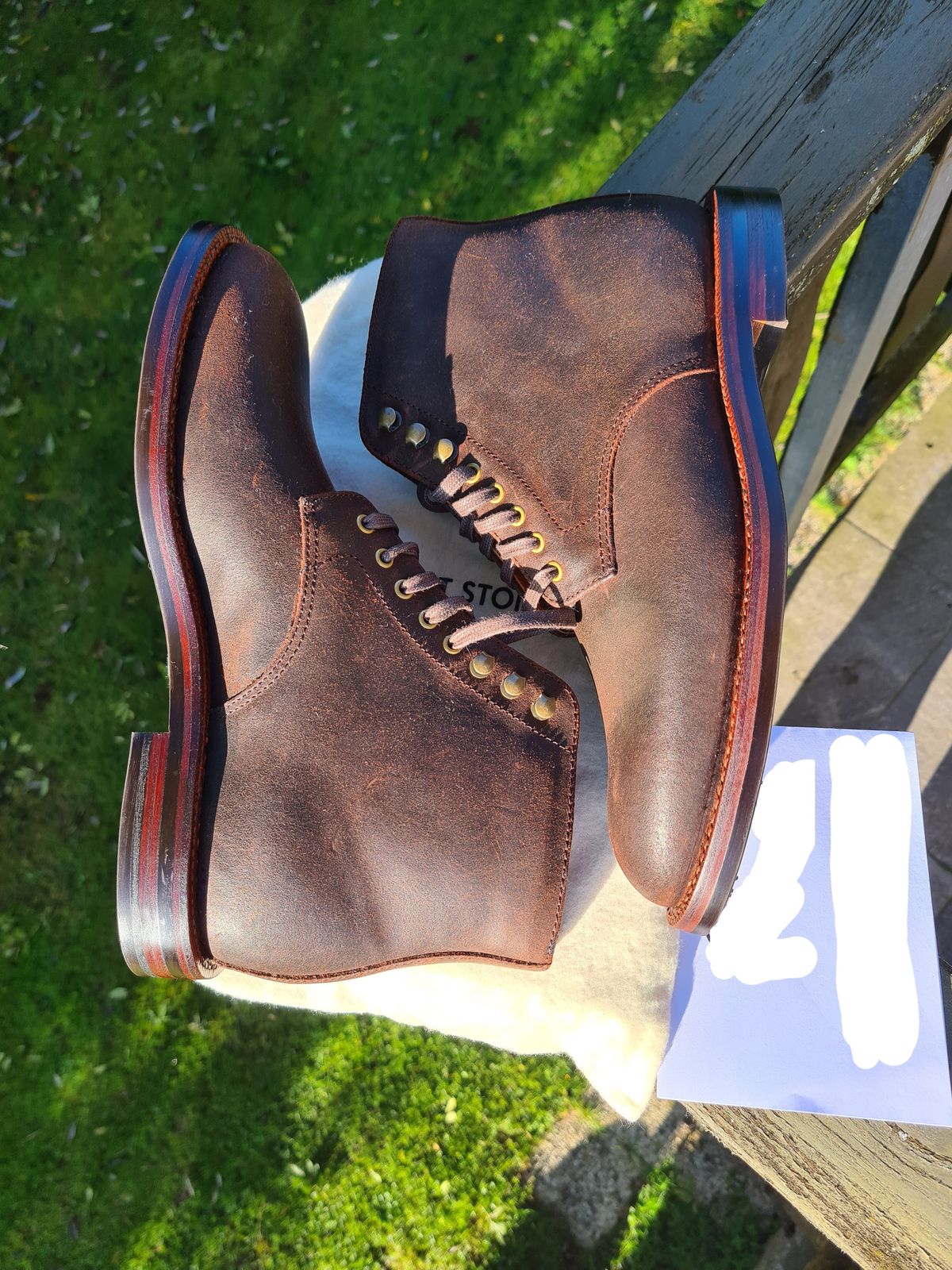 Photo by kamikazegeko on October 1, 2023 of the Grant Stone Edward Boot in C.F. Stead Tobacco Waxy Commander Suede.