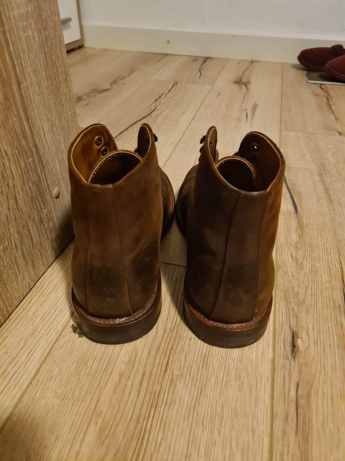 Photo by kamikazegeko on November 2, 2023 of the Grant Stone Edward Boot in C.F. Stead Tobacco Waxy Commander Suede.