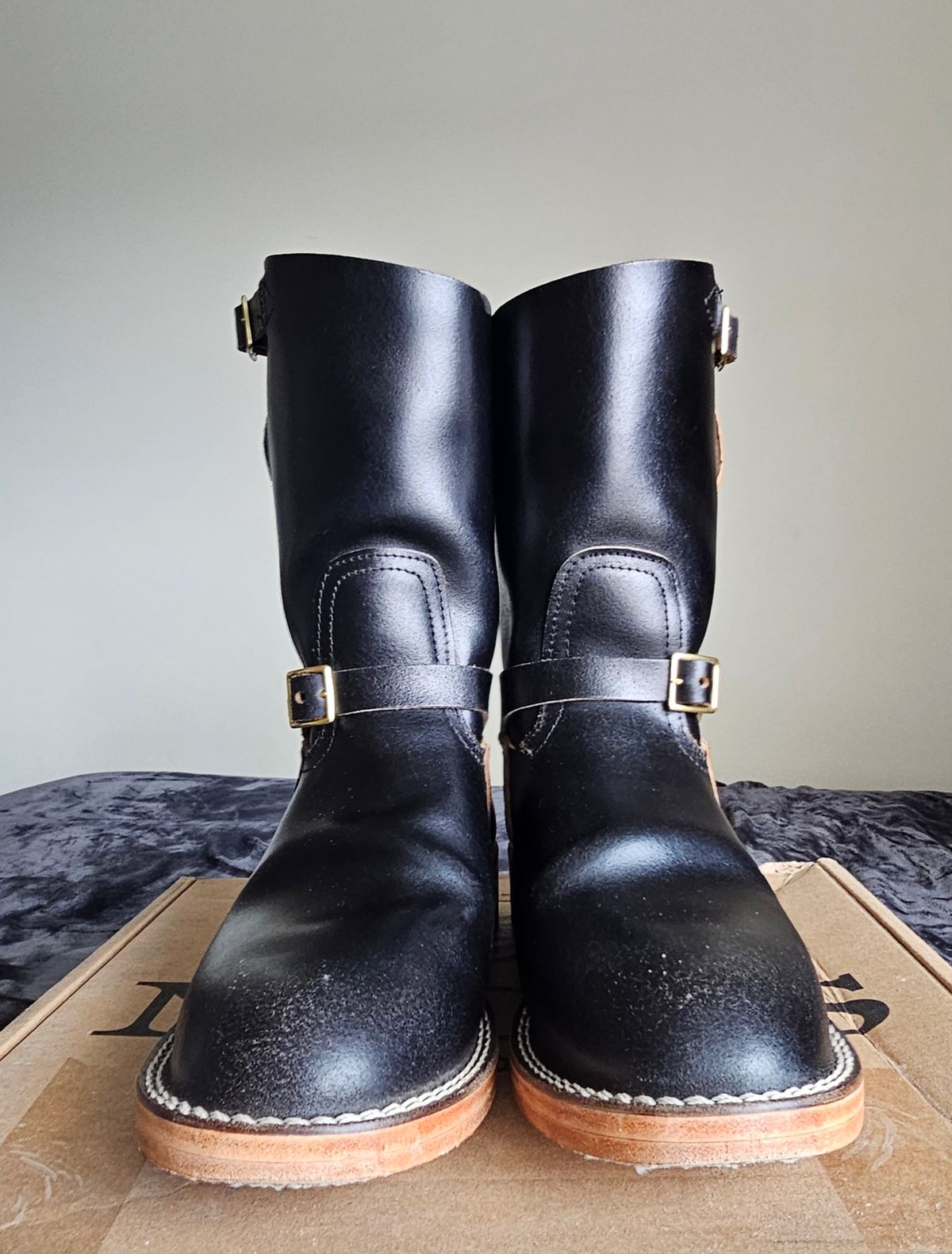 Photo by Spoon on November 4, 2024 of the Nicks Pullman in Horween Black Waxed Flesh.