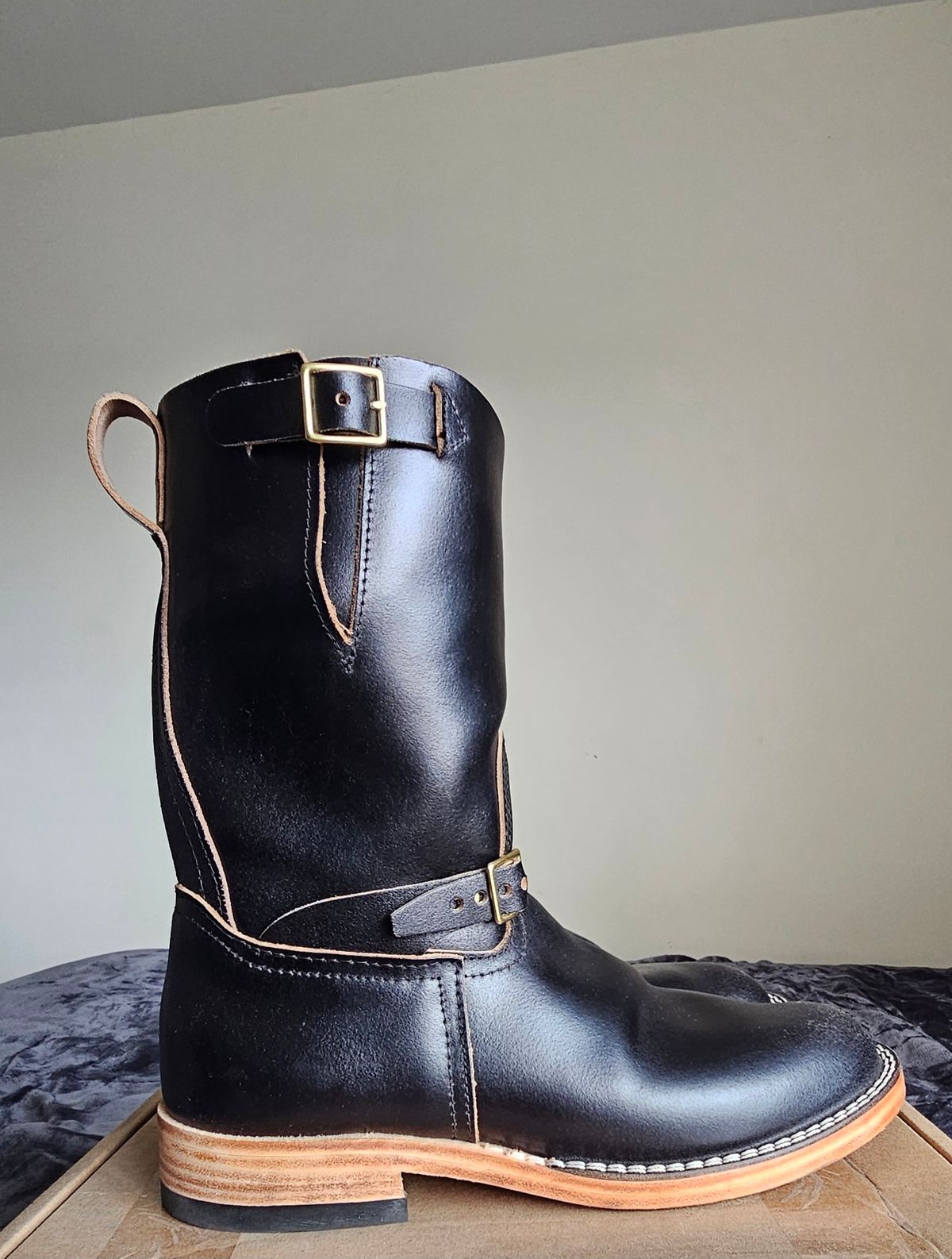 Photo by Spoon on November 4, 2024 of the Nicks Pullman in Horween Black Waxed Flesh.