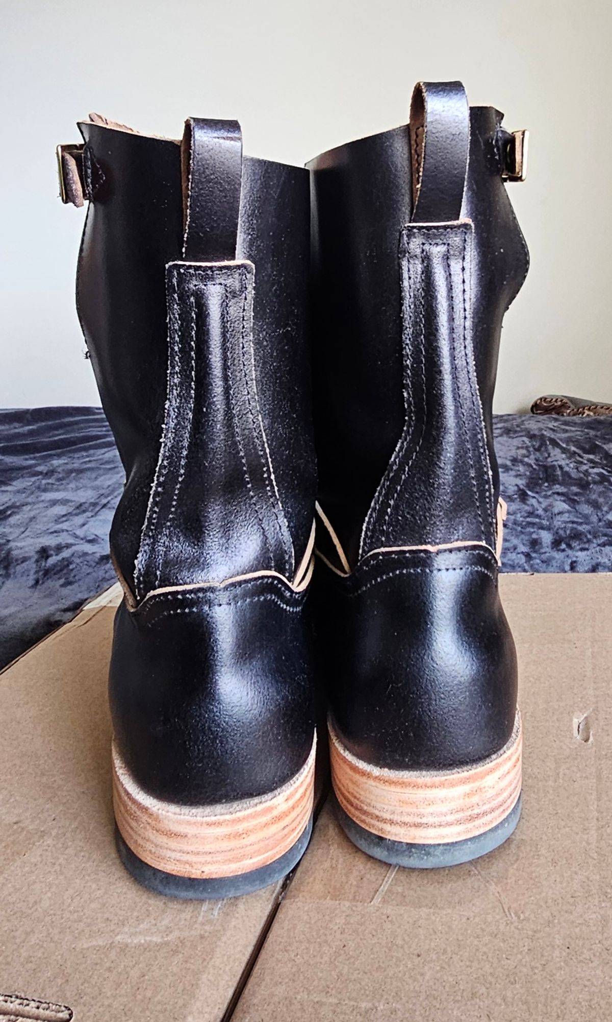 Photo by Spoon on January 5, 2025 of the Nicks Pullman in Horween Black Waxed Flesh.