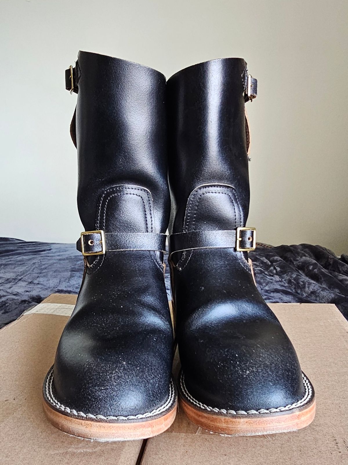 Photo by Spoon on January 5, 2025 of the Nicks Pullman in Horween Black Waxed Flesh.