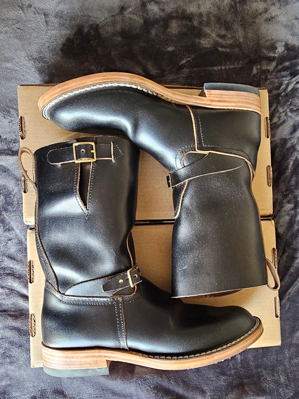 Photo by Spoon on January 5, 2025 of the Nicks Pullman in Horween Black Waxed Flesh.