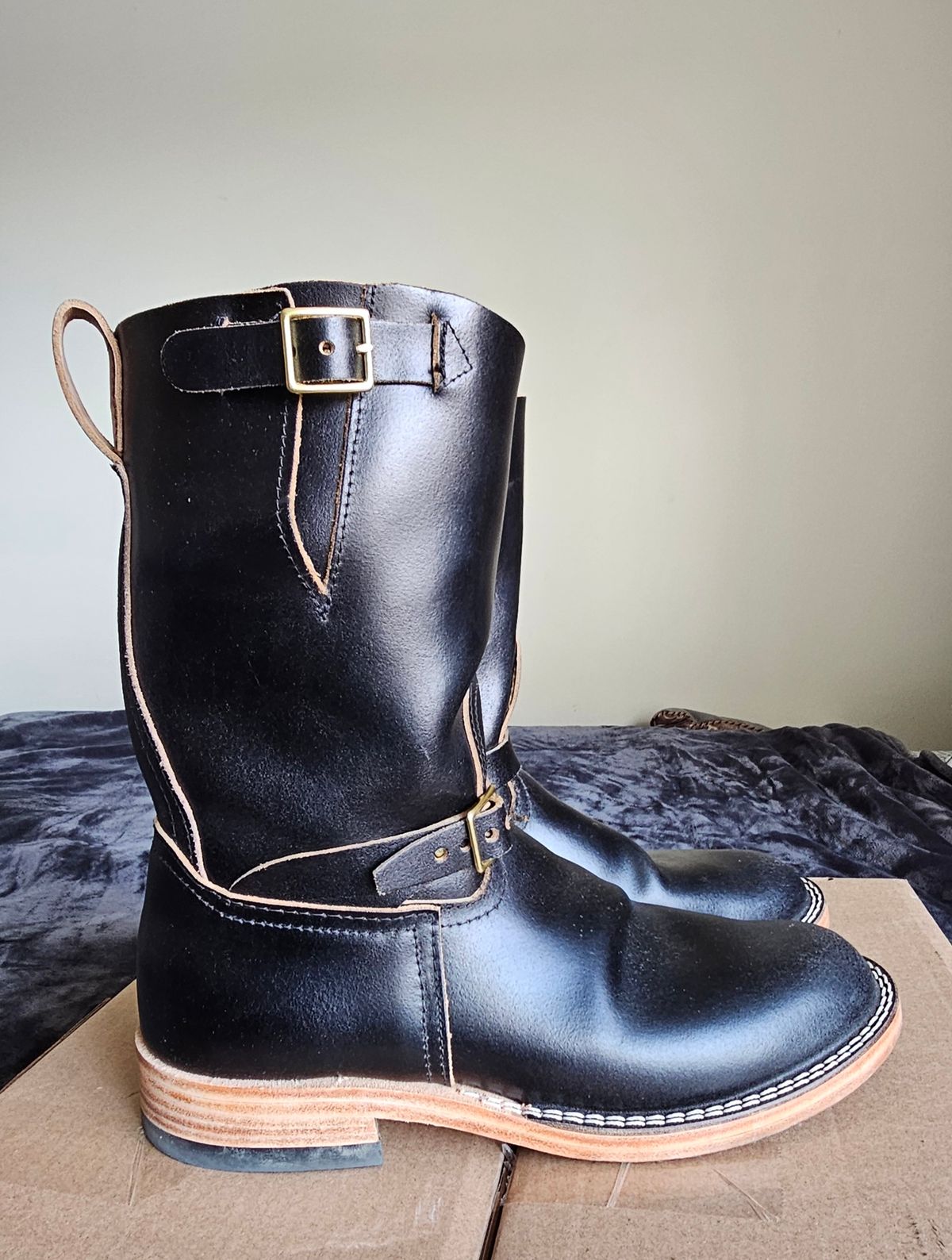 Photo by Spoon on January 5, 2025 of the Nicks Pullman in Horween Black Waxed Flesh.