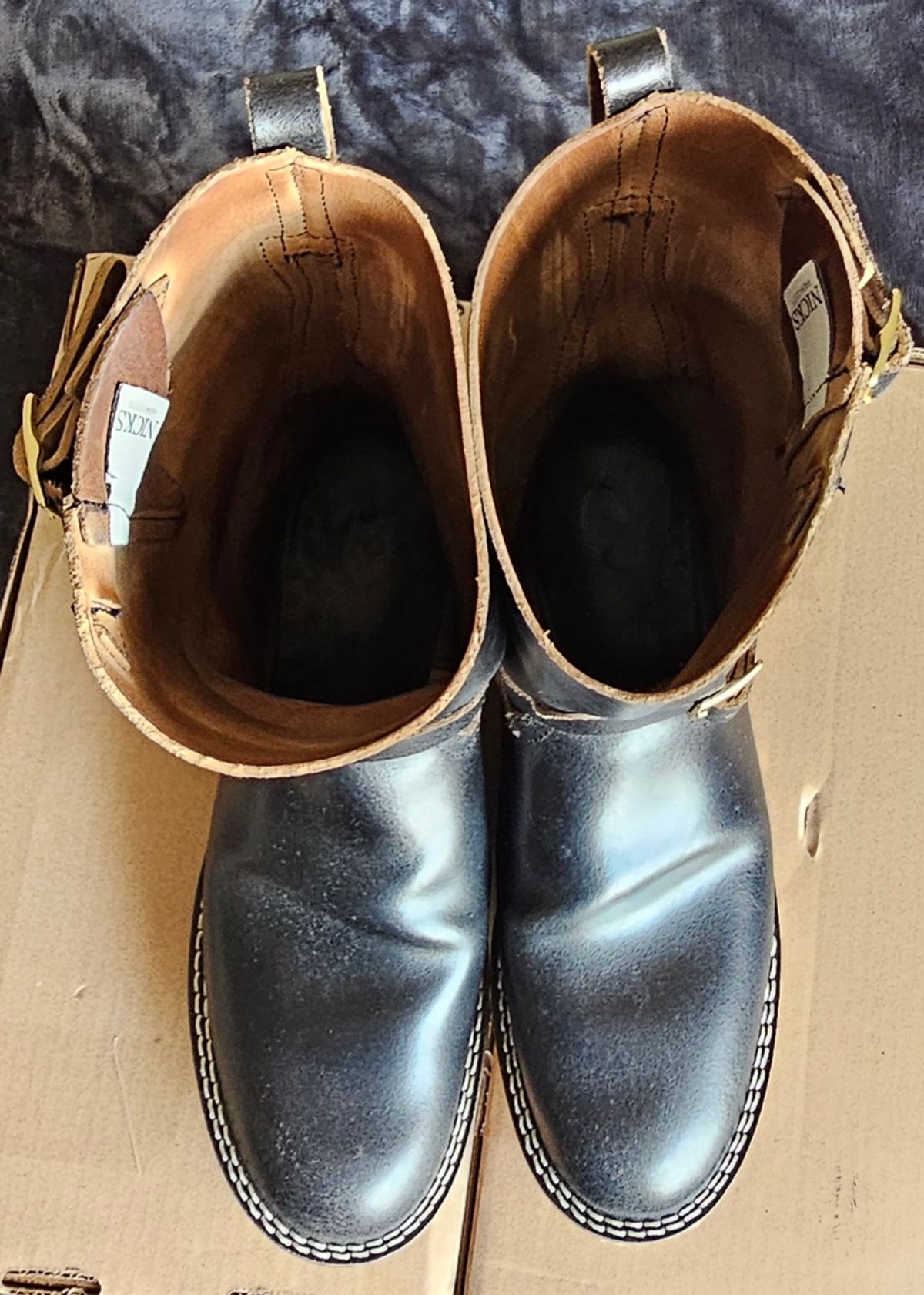 Photo by Spoon on January 5, 2025 of the Nicks Pullman in Horween Black Waxed Flesh.