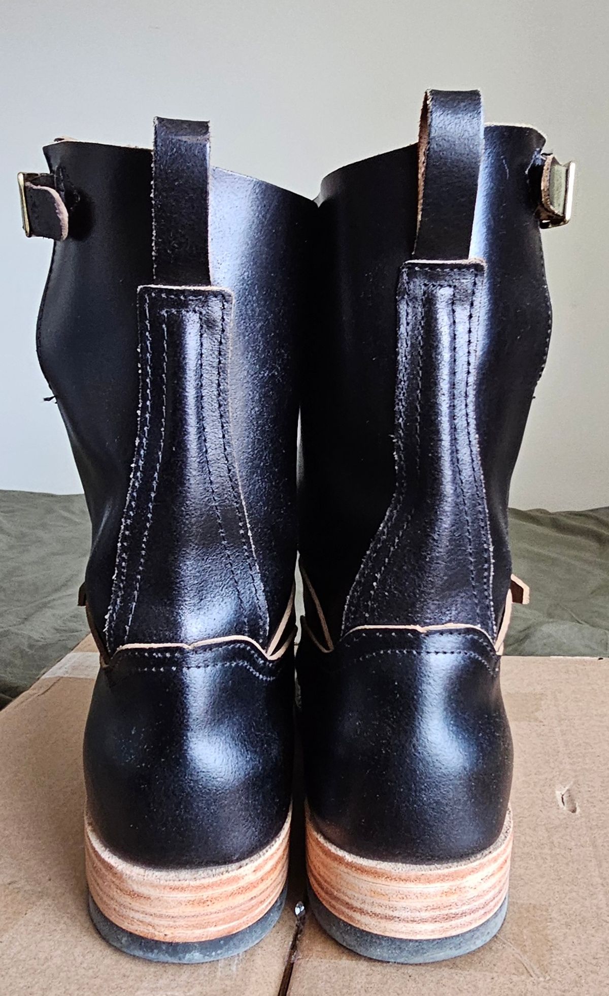 Photo by Spoon on February 4, 2025 of the Nicks Pullman in Horween Black Waxed Flesh.