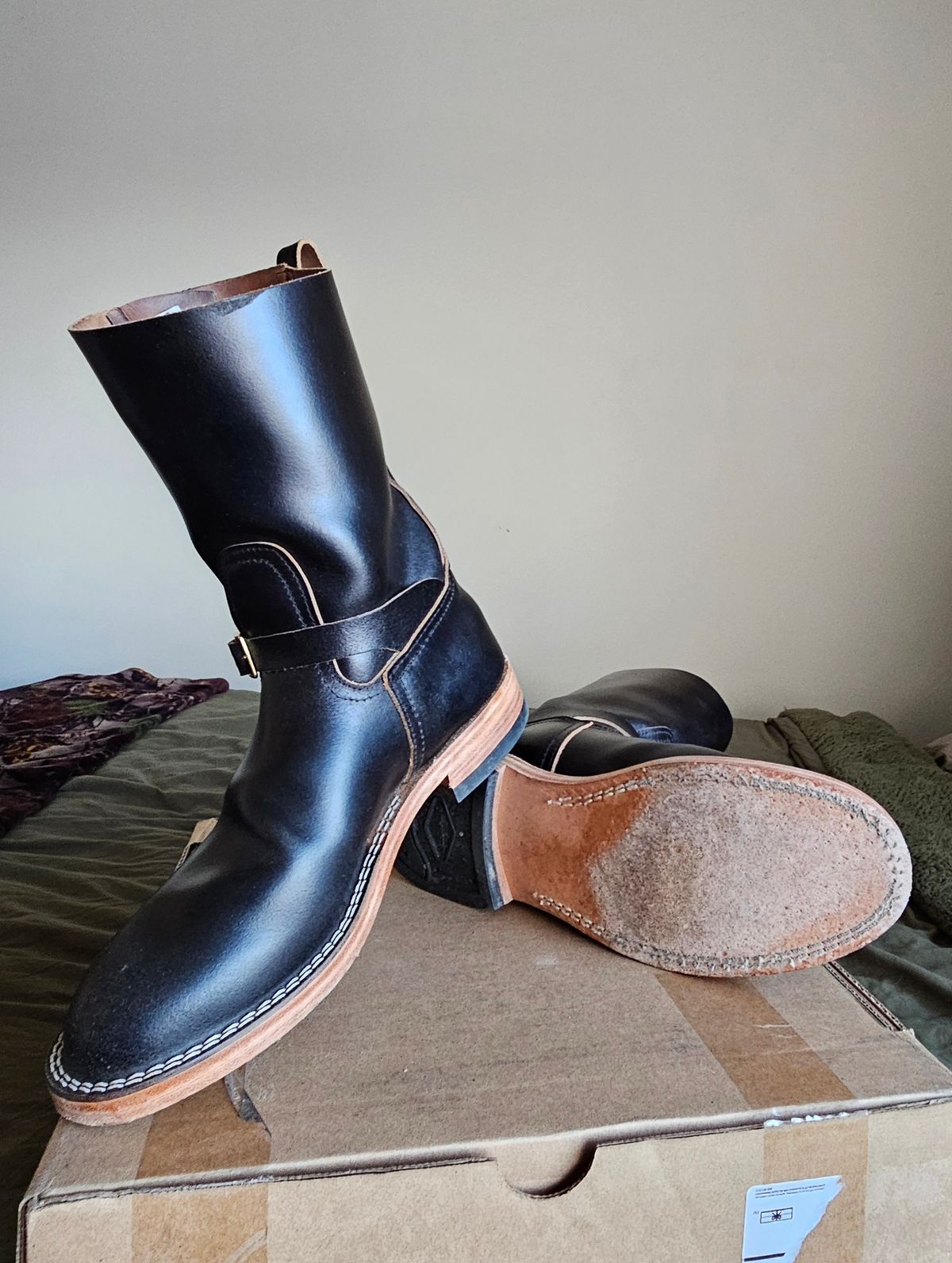 Photo by Spoon on March 4, 2025 of the Nicks Pullman in Horween Black Waxed Flesh.