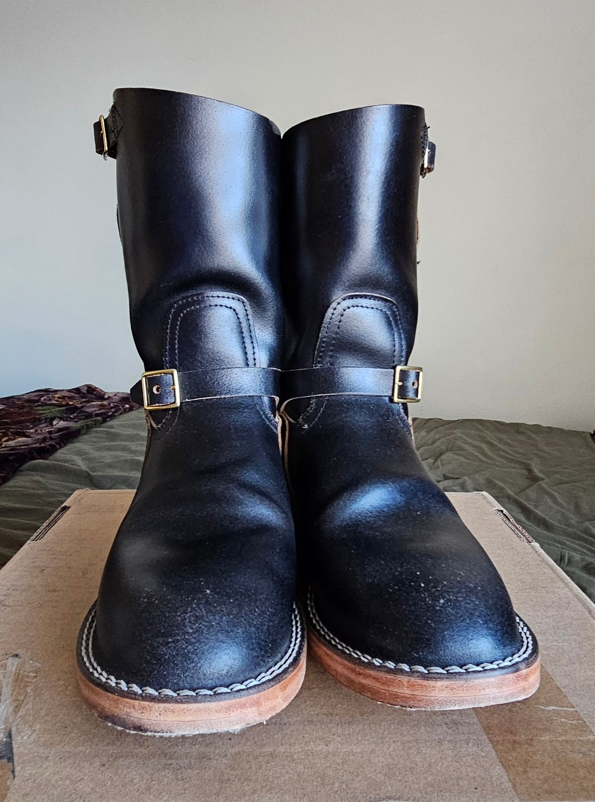 Photo by Spoon on March 4, 2025 of the Nicks Pullman in Horween Black Waxed Flesh.