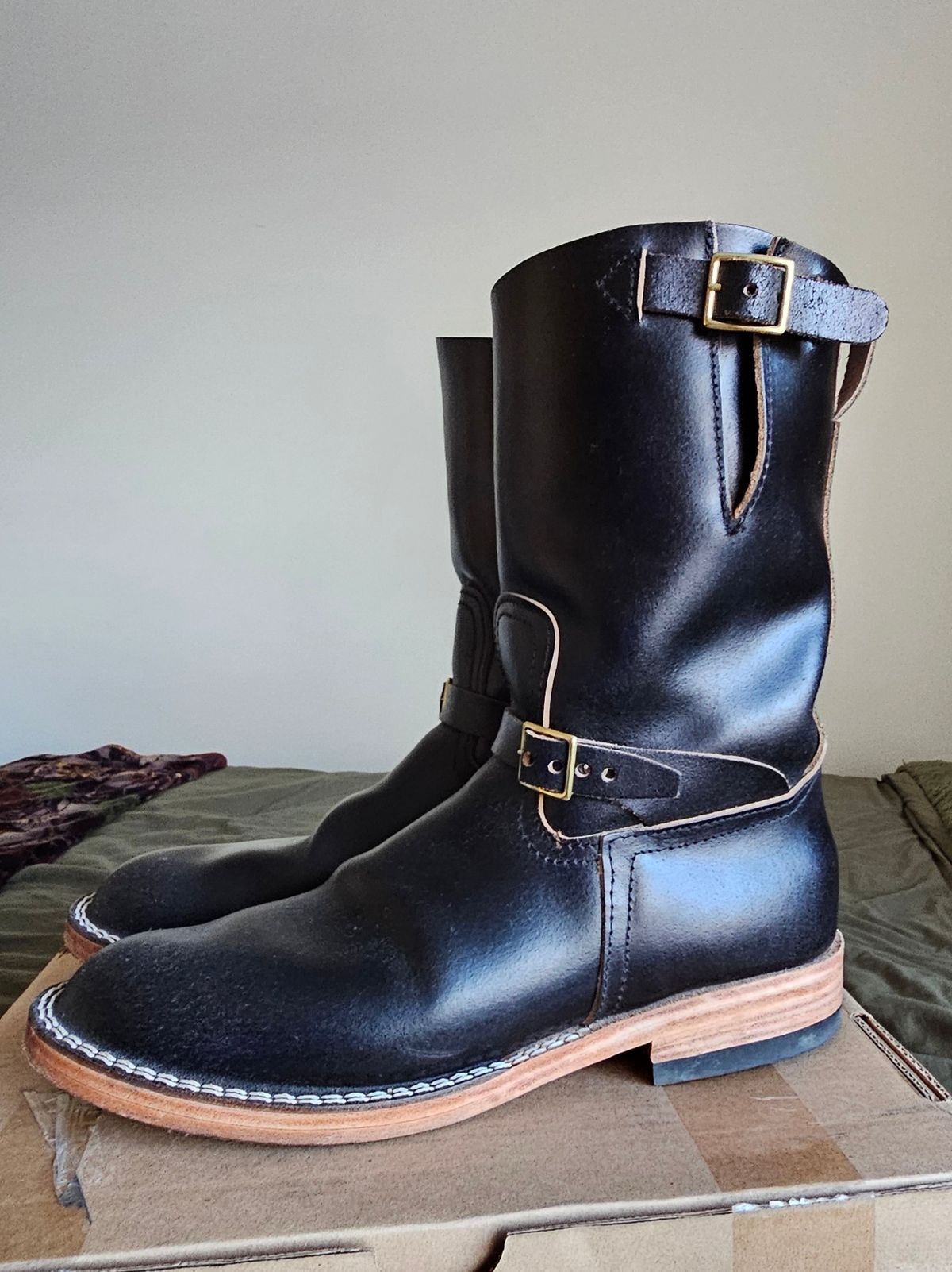 Photo by Spoon on March 4, 2025 of the Nicks Pullman in Horween Black Waxed Flesh.