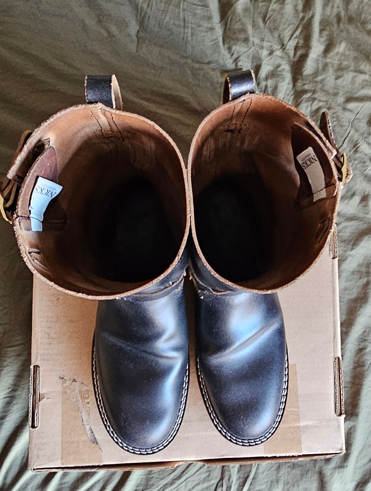 Photo by Spoon on March 4, 2025 of the Nicks Pullman in Horween Black Waxed Flesh.