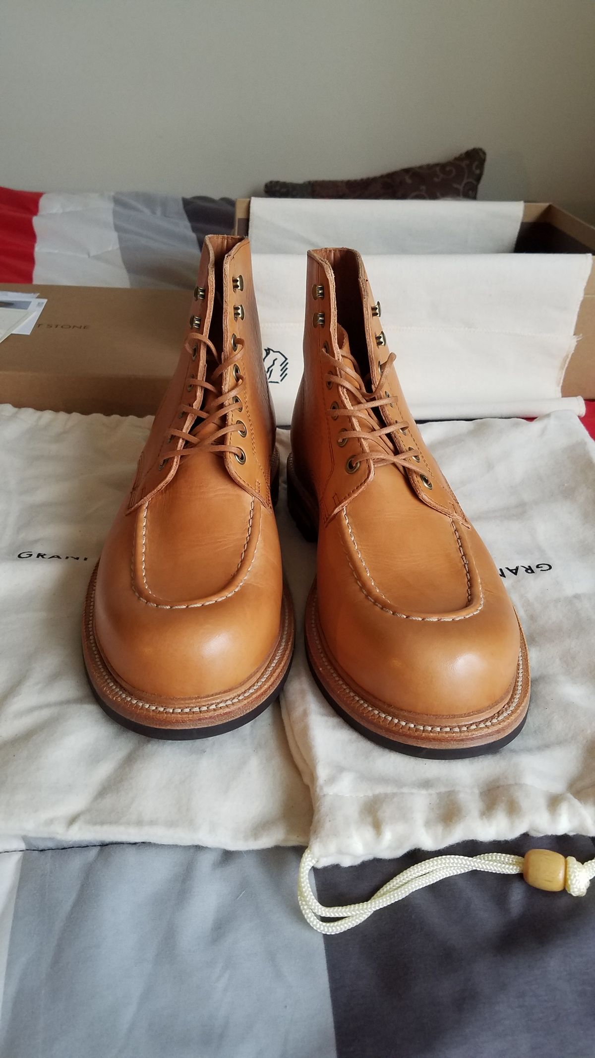 Photo by Spoon on October 1, 2022 of the Grant Stone Brass Boot in Horween English Tan Essex.