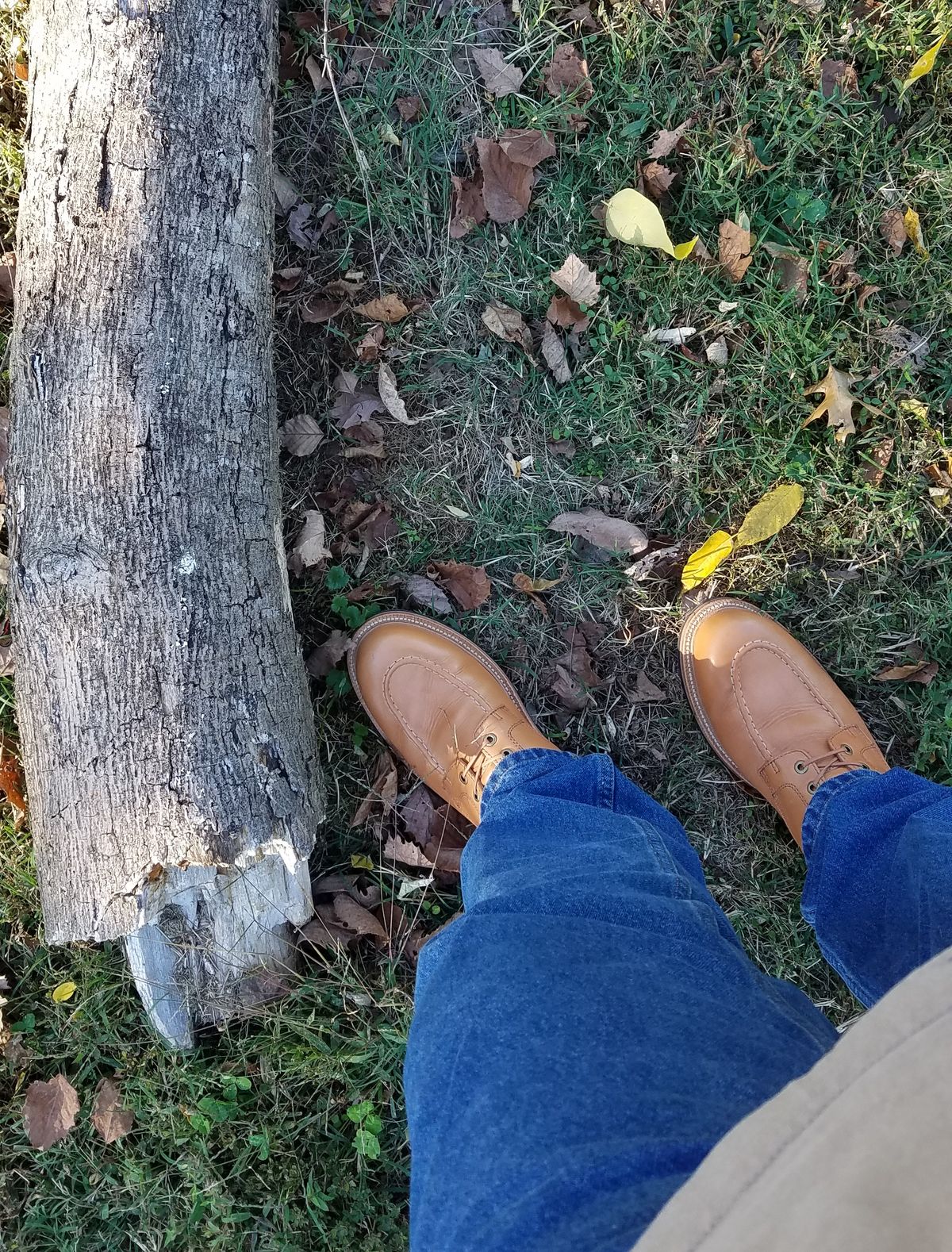 Photo by Spoon on October 15, 2022 of the Grant Stone Brass Boot in Horween English Tan Essex.