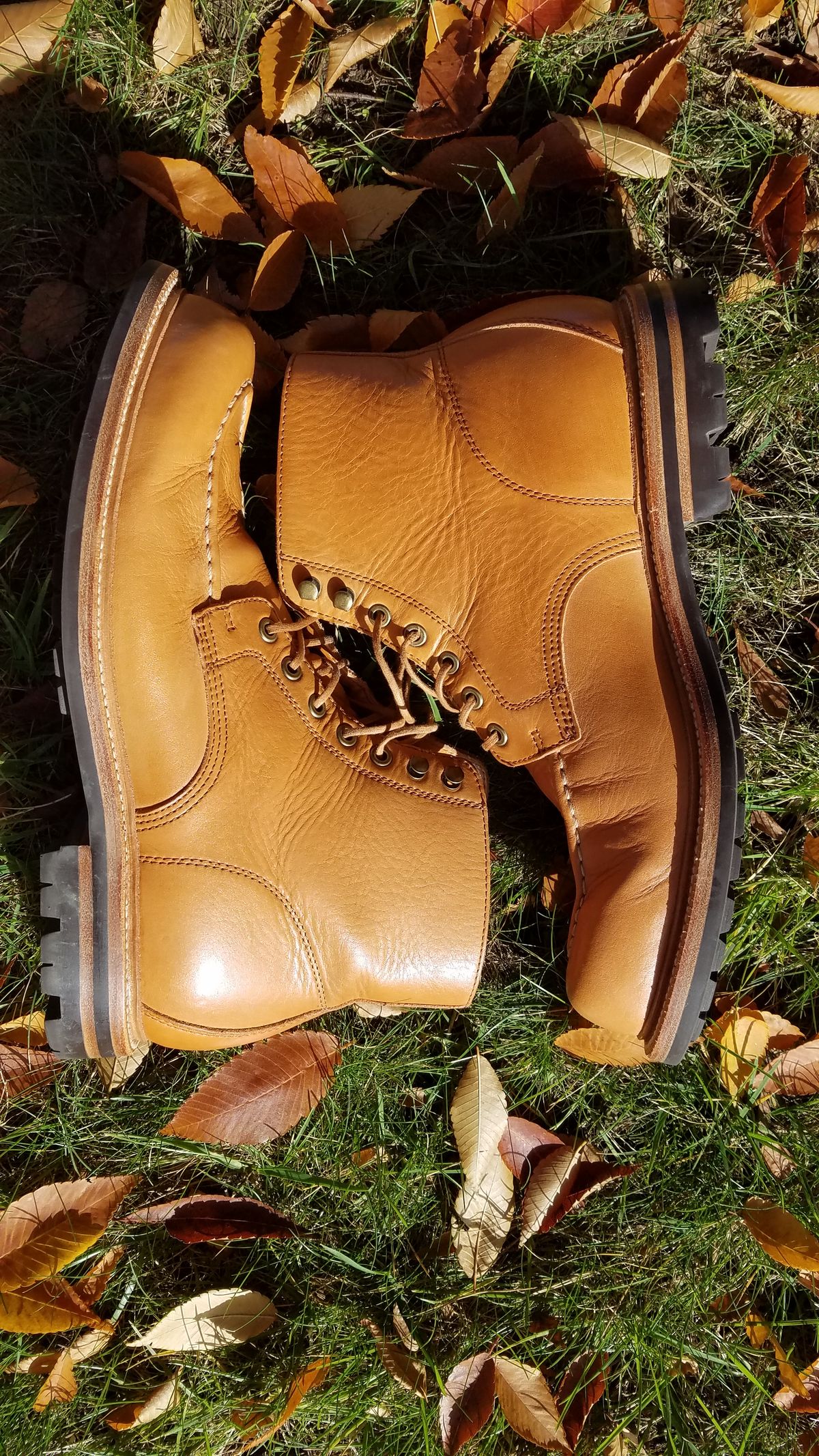 Photo by Spoon on November 5, 2022 of the Grant Stone Brass Boot in Horween English Tan Essex.