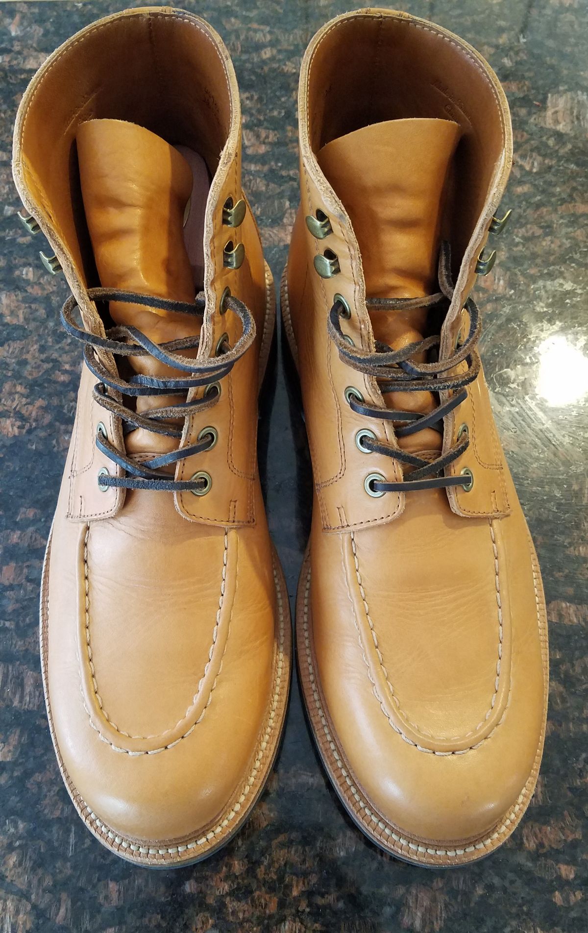 Photo by Spoon on December 4, 2022 of the Grant Stone Brass Boot in Horween English Tan Essex.