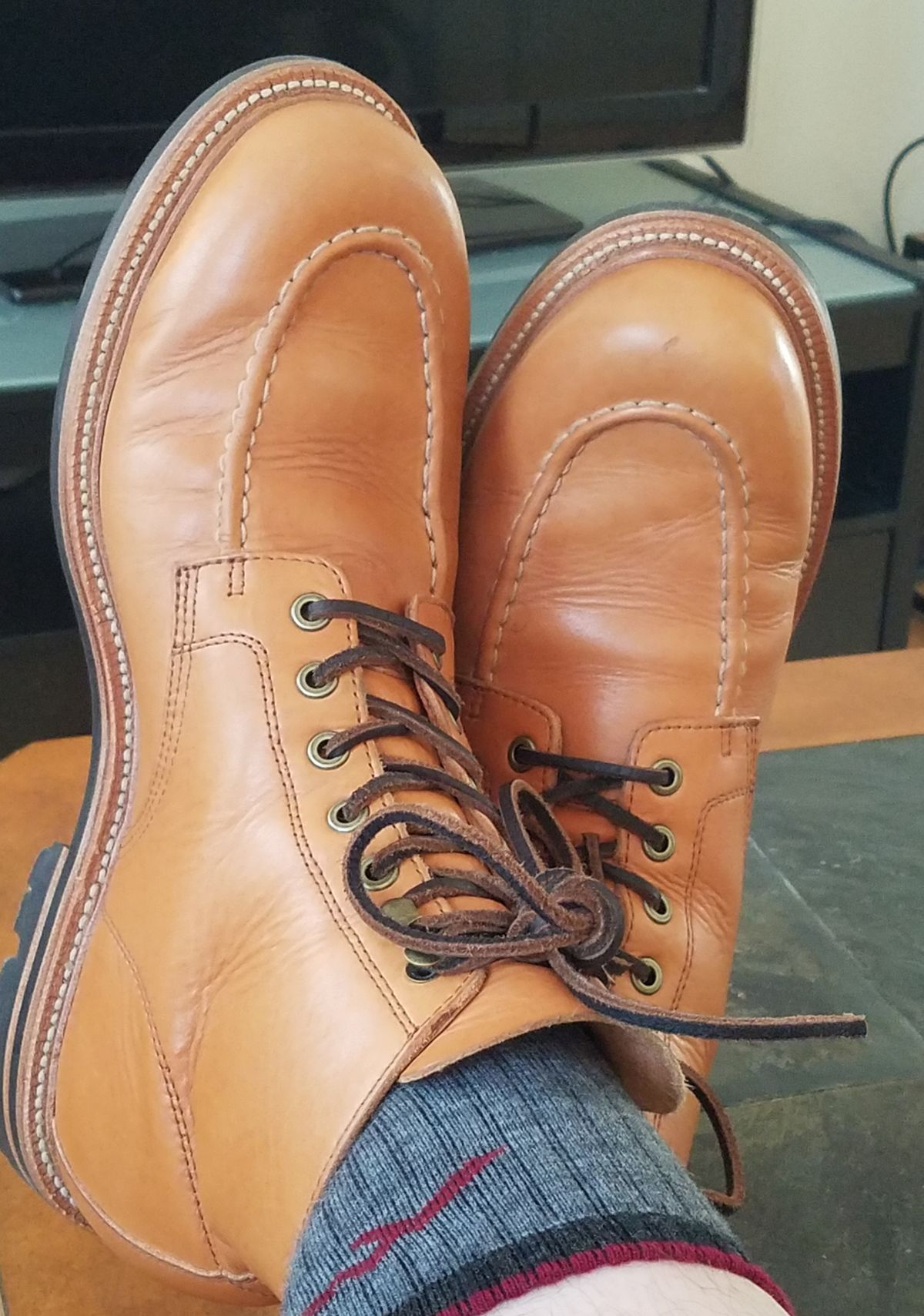 Photo by Spoon on January 2, 2023 of the Grant Stone Brass Boot in Horween English Tan Essex.