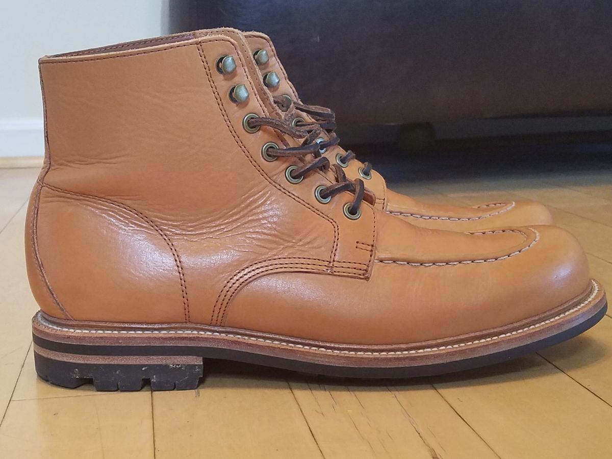 Photo by Spoon on January 2, 2023 of the Grant Stone Brass Boot in Horween English Tan Essex.