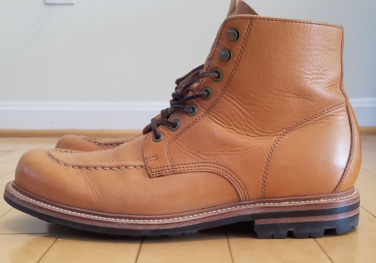 Photo by Spoon on March 4, 2023 of the Grant Stone Brass Boot in Horween English Tan Essex.