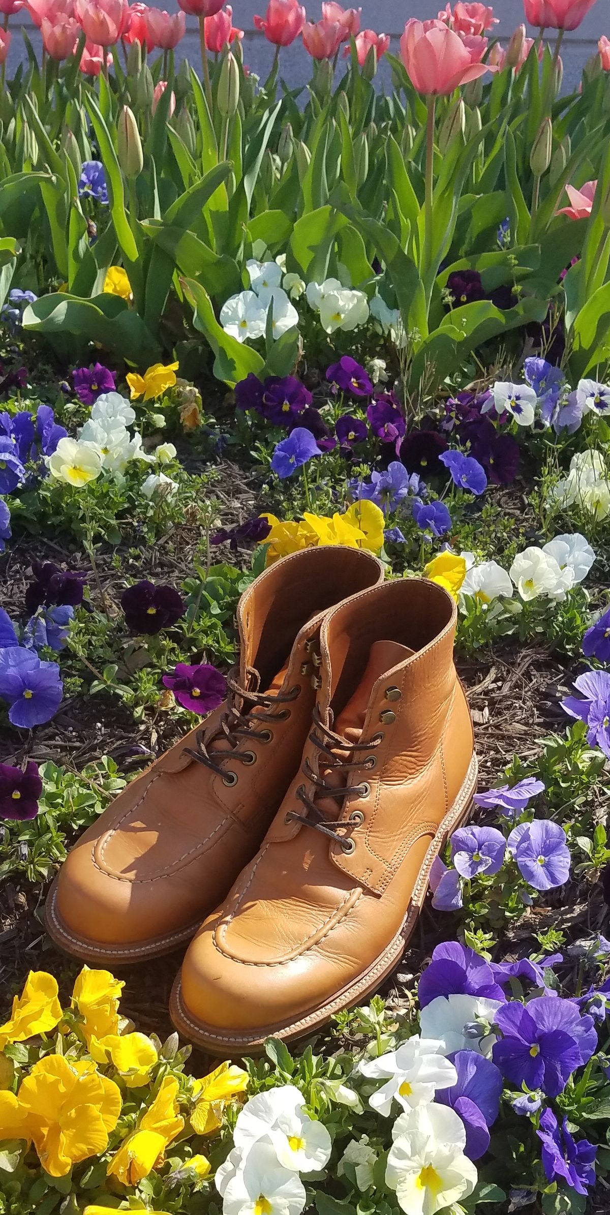 Photo by Spoon on April 5, 2023 of the Grant Stone Brass Boot in Horween English Tan Essex.