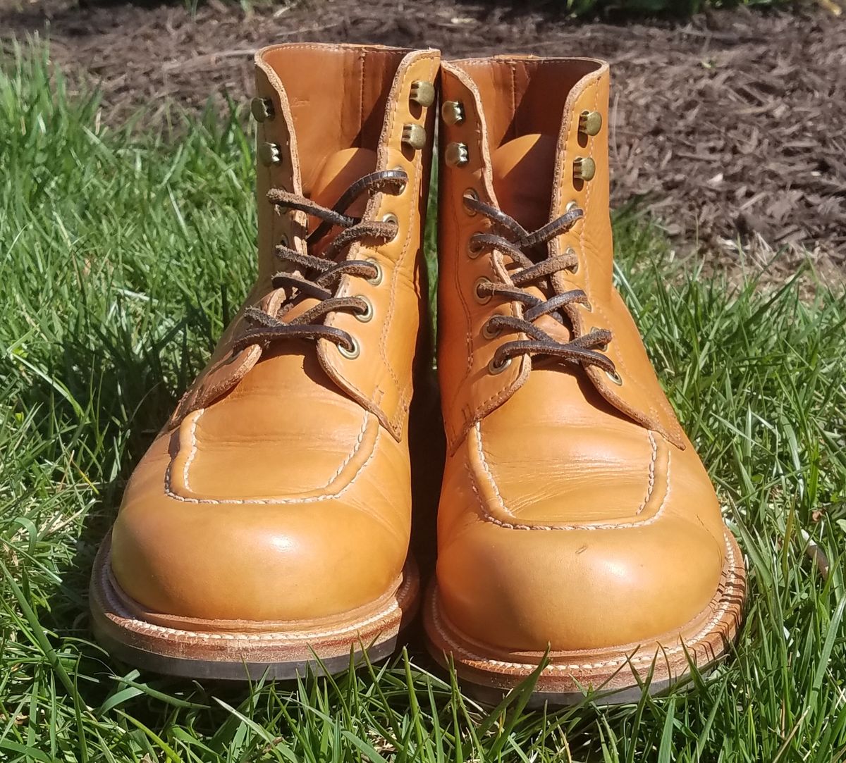 Photo by Spoon on April 5, 2023 of the Grant Stone Brass Boot in Horween English Tan Essex.