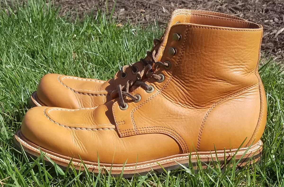 Photo by Spoon on April 5, 2023 of the Grant Stone Brass Boot in Horween English Tan Essex.