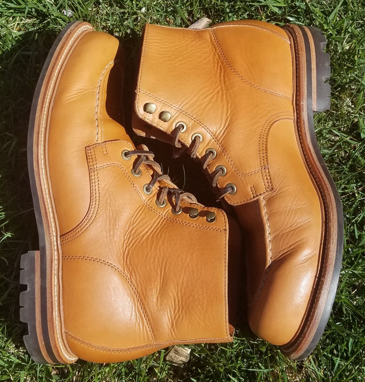 Photo by Spoon on April 5, 2023 of the Grant Stone Brass Boot in Horween English Tan Essex.
