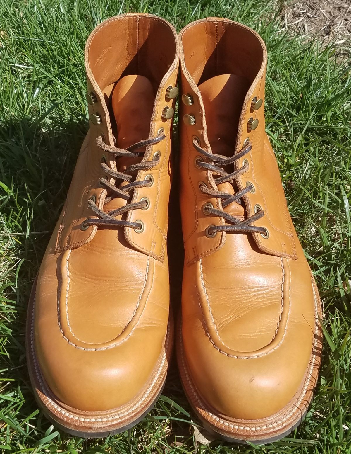 Photo by Spoon on April 5, 2023 of the Grant Stone Brass Boot in Horween English Tan Essex.