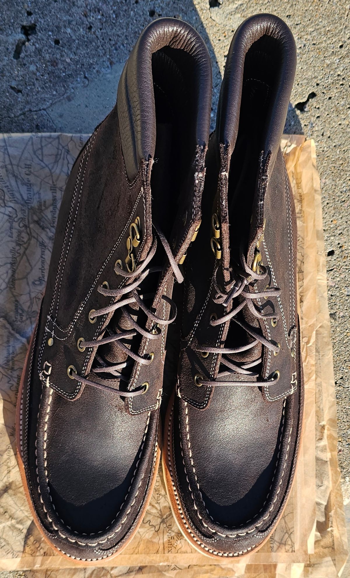 Photo by Spoon on October 1, 2023 of the Grant Stone Field Boot in C.F. Stead Earth Waxy Commander Suede.