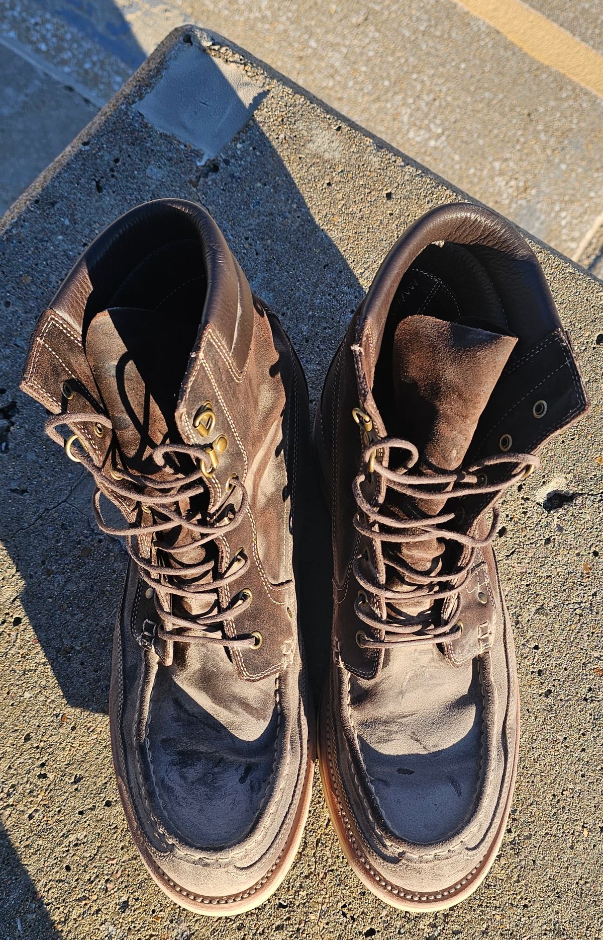 Photo by Spoon on November 4, 2023 of the Grant Stone Field Boot in C.F. Stead Earth Waxy Commander Suede.