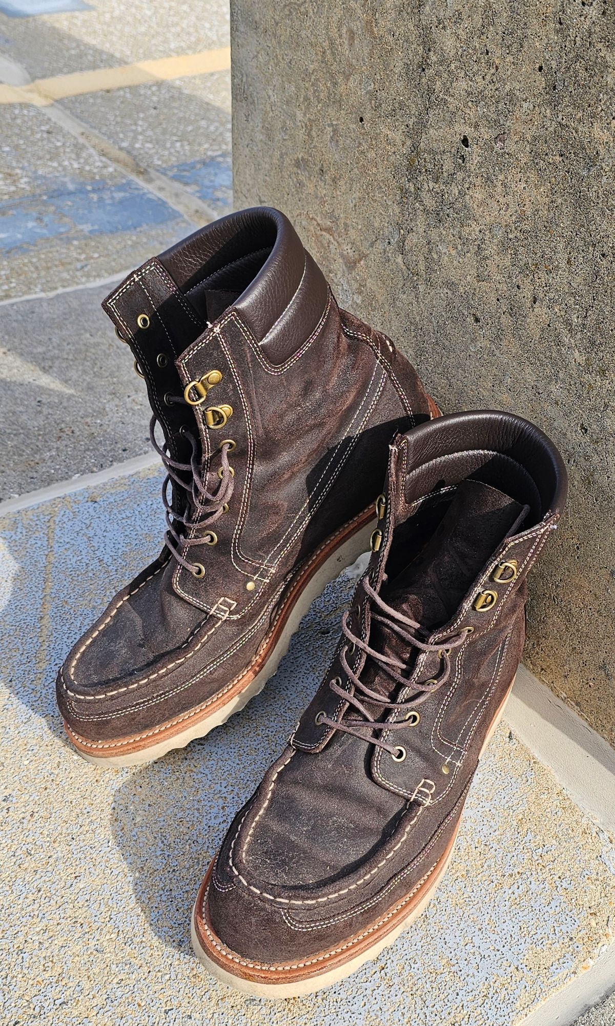 Photo by Spoon on December 4, 2023 of the Grant Stone Field Boot in C.F. Stead Earth Waxy Commander Suede.